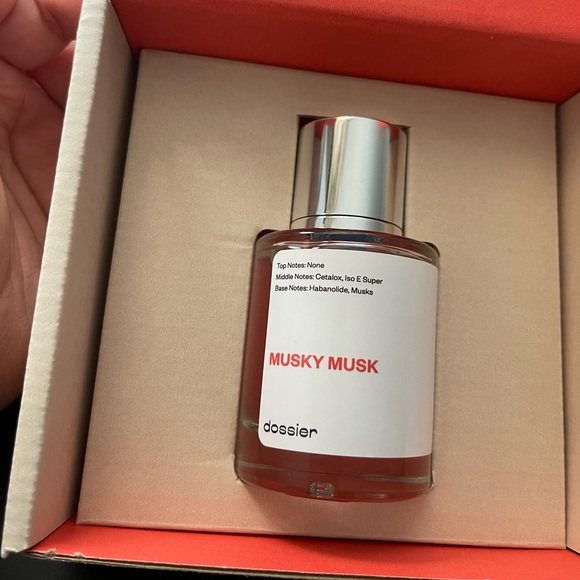 Dossier Musky Musk - Picture 1 of 3